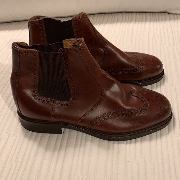 Kenneth Cole Men\'s chelsea boot with brogue details in brown leather Italy main image 13